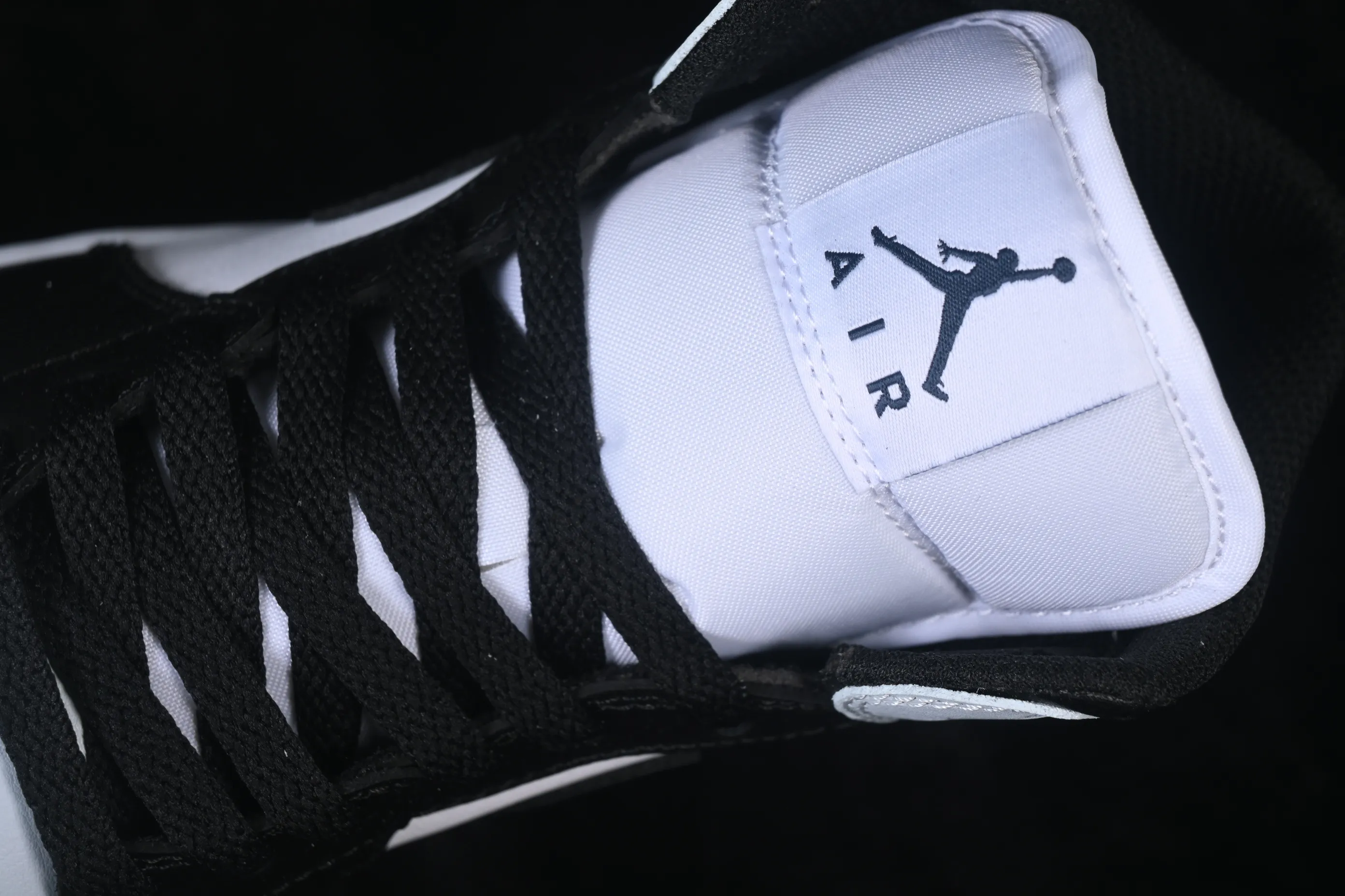 All categories Air Jordan Jordan series basketball shoes Air Jordan 1 Mid G version pure original Air Jordan 1 Mid AJ1 Joe 1 black and white gray mid-top cultural casual sneakers DQ8426-002